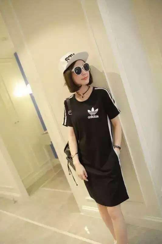 耐克阿迪达斯男女运动服微商一手货源招微信代理一件代发