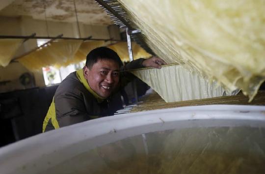 夫妻打工屡受挫，返乡自主创业做豆皮，两年后在乡村建起别墅