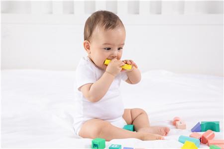 小孩磨牙是怎么引起的