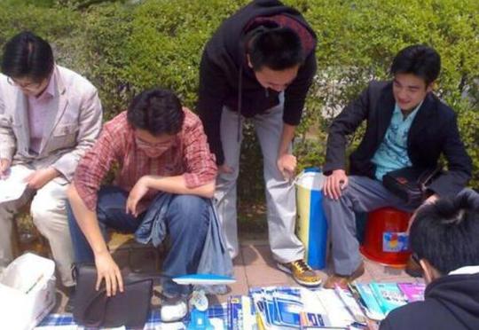 县城晚上摆地摊做什么?低成本高利润小生意项目大全分享插图(1)
