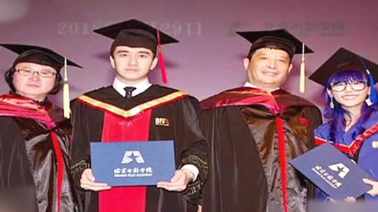 视频-大惊!翟天临涉嫌学术造假，原文作者:论文被整抄袭!
