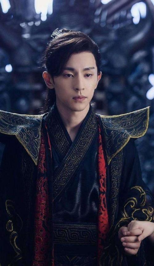 邓伦,肖战,胡一天等男神古装造型,哪个是你心目中的男神
