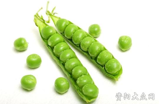 简单快手好吃的烂肉焖青豌豆