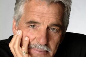 丹尼斯&middot;法里纳