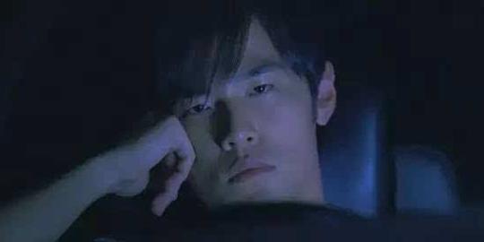 作为《头文字d》的男主角,周杰伦饰演的藤原拓海有别于高桥凉介的高