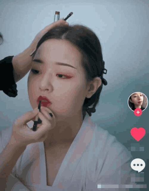 抖音又火了一位古装美女!化完妆堪称杨贵妃!美到爆!