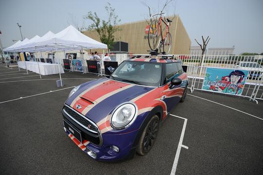 壁纸汽车赛车1280_855