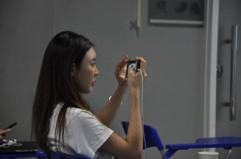 如何让普通大众也能用手机拍摄出精美的视频,需要进行相对专业的培训
