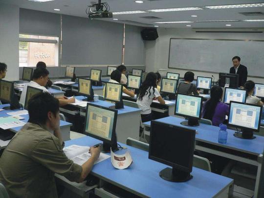 蓝巨人电脑维修培训创业加盟就是一个非常不错的商机