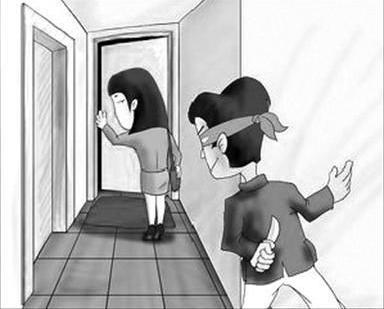 男子模仿小说情节入室抢劫