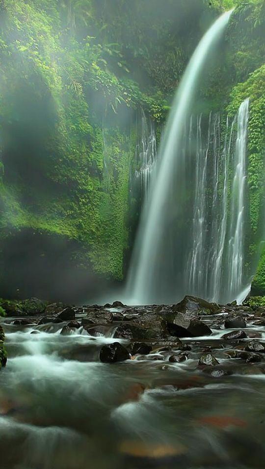 山水风景素材图森林清新小溪河流拍摄@两秒视觉