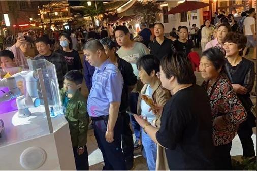 “机器人新零售”成新趋势天九共享助力“更酷冰淇淋机器人”加速全国市场布局