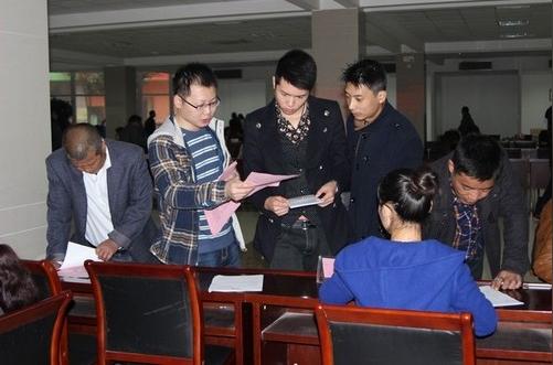 县人社局深入开展就业创业政策宣讲月集中宣传活动.jpg