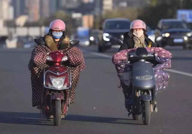 骑电动车带什么头盔好?