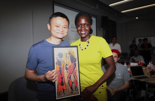 马云鼓励非洲创业青年:你们要为非洲带回100个阿里巴巴