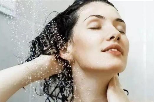 油性头发，用什么牌子的洗发水有效果。？
