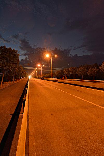 郊区的公路夜景_图片大全—全景创意图库（quanjing.com）中国领先的正版图片视频素材网站