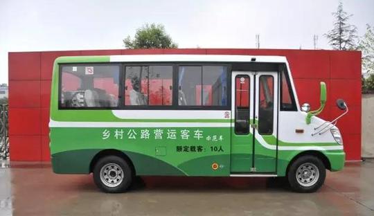 西安金龙成功开发全国首款窄版乡村客车