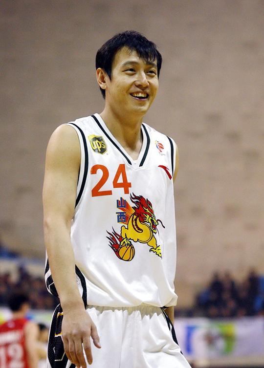 从太原理工毕业之后,他就加盟了山西男篮.