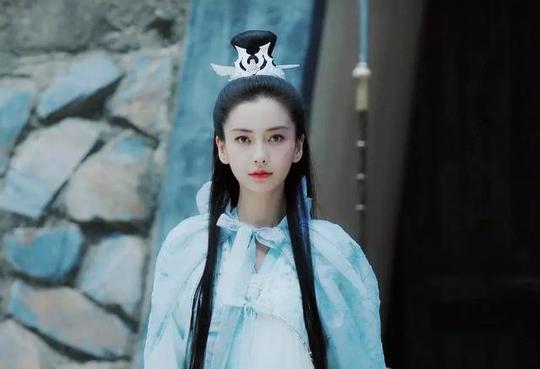 搞笑,《创业时代》发布会上,baby竟公开调侃黄轩迷之