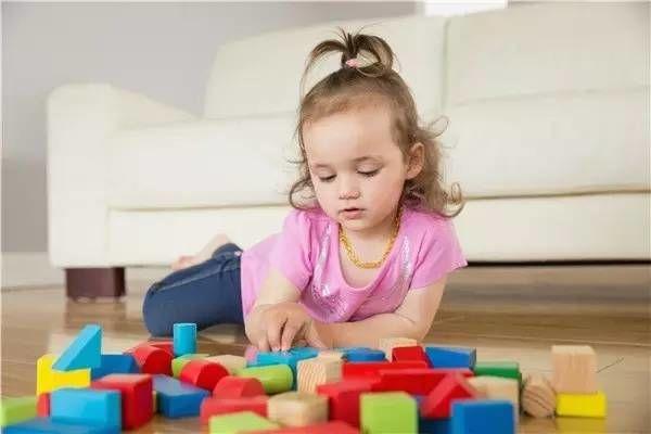 孩子玩具乱丢不爱干净怎么办