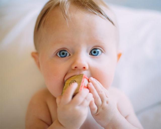 夏天宝宝长痱子怎么办?