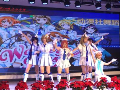 目组制作的"中国风"邀请函.演出华丽开场舞,动漫社激情秀.