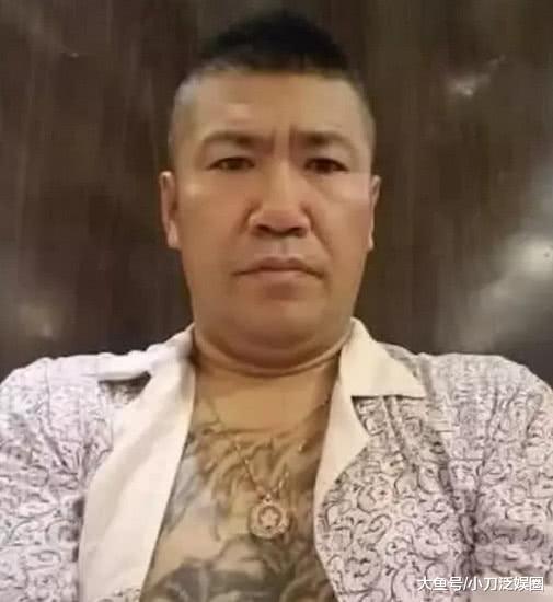 丢脸丢到国外的四大网红，前抖音扛把子一姐上榜，最后一位生吃鸡