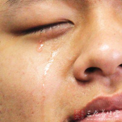 宝宝眼睛分泌物增多怎么回事