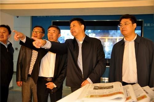 秦军在尧治河调研时提出科技引领创新创业文化旅游深度融合