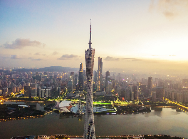 目前的变化表明,广州的国际交往范围正在向发达国家延伸.