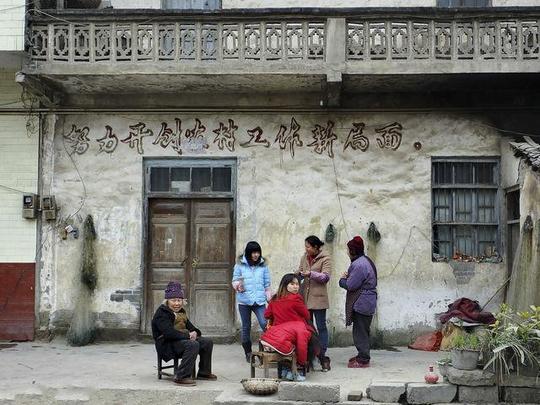 "一人赚钱全村馋,的一人致富全村拦",农村人真这么坏吗?