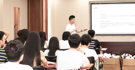 无品优品全国大学生就业创业实训项目启动