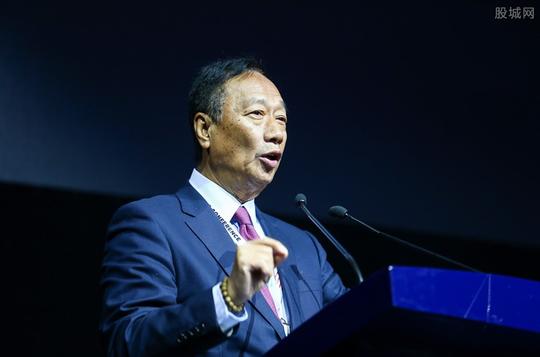 郭台铭资产多少亿郭台铭第二任老婆照片曝光