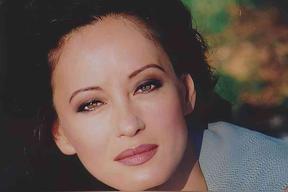 朱莉娅·尼克森