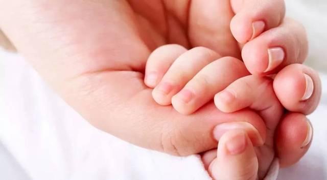 坐月子的时候宝宝可以剪指甲吗