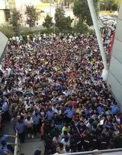 李嘉诚358亿又卖楼wbr超人又嗅出楼市何种玄机?