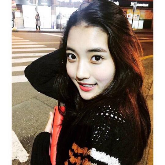 她很漂亮#还记得美妙人生里的懂事可爱的大眼小馨菲吗,哈哈哈有出演