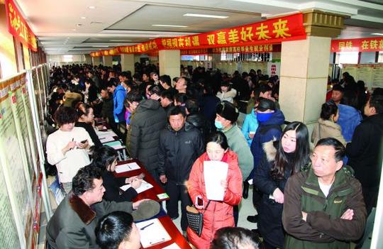 为大学生提供创业指导和就业扶贫咨询服务.