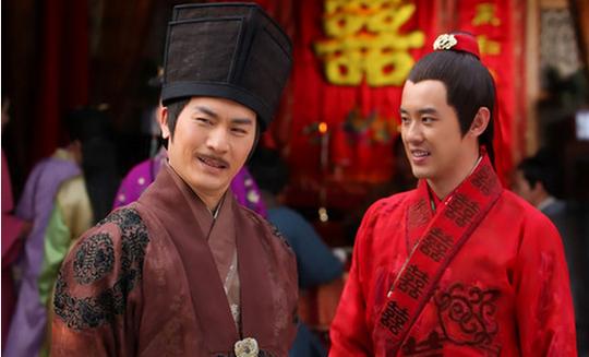 古代新婚夫妻洞房花烛夜,为何要有人听房?_