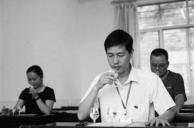 并培育了新的创业实体——农业经纪人.