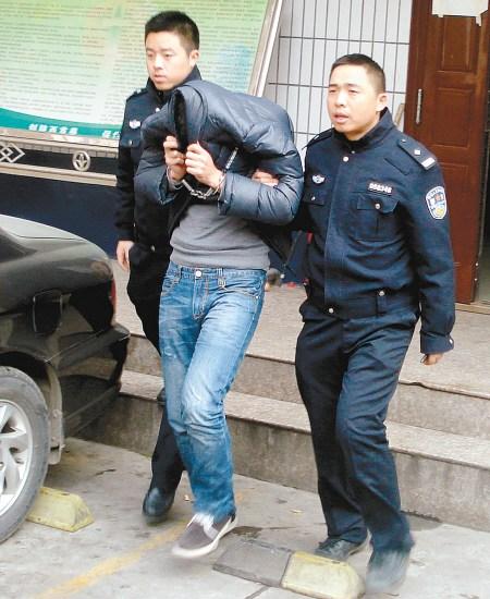 男子有房有车有生意与妻吵架后寻刺激抢劫(图)