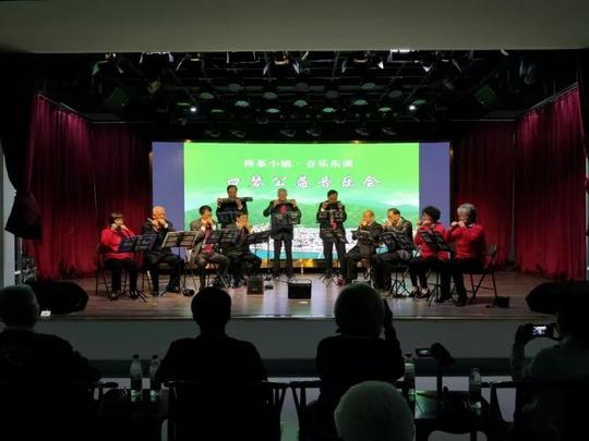 娱乐正文11月9日晚,泰顺县东溪乡《采茶舞曲》视听馆迎来首场音乐