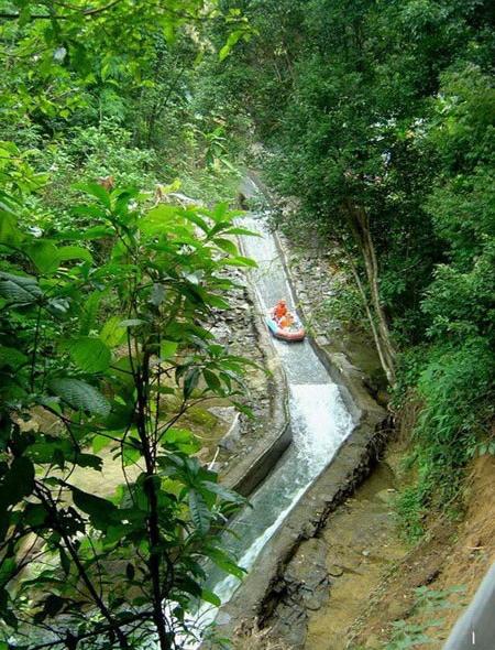 野趣沟旅游区根据资源情况,并避免与附近景区的近距离重复,选定开发
