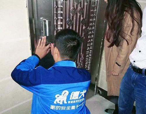 适合九零后创业的项目,您知道新时代的锁匠有多赚钱?