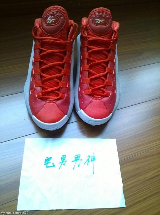 出一双较冷门的鞋,成色新,锐步es2243-44码刻完美驾驭,压马路无敌