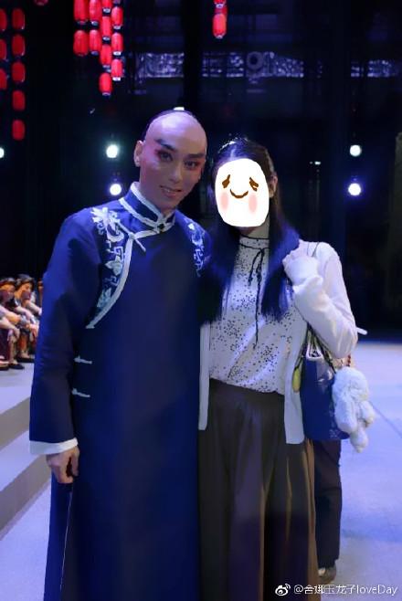 舍娜玉龙子loveday:应#彭庆华#超话主持人@顾卿言_见