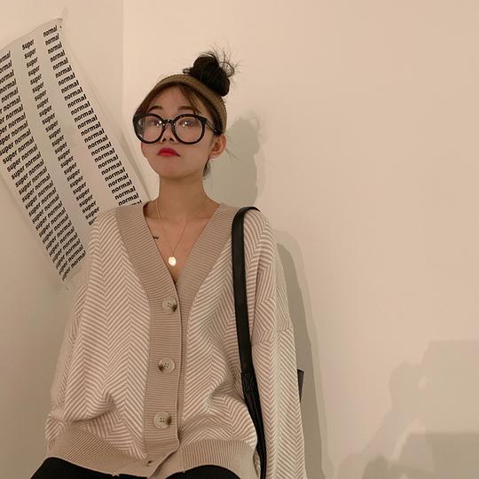 翩蝠袖上衣奶茶色针织开衫宽松iu同款衣服女森系外套女日系李知恩