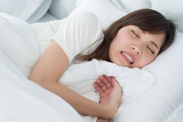孩子晚上磨牙是肚子里有蛔虫吗
