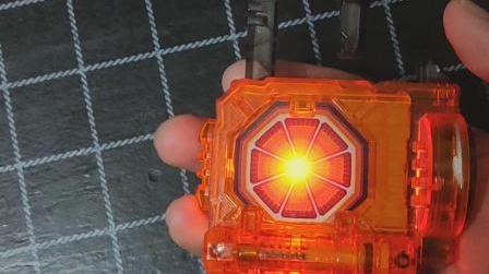 试玩假面骑士铠武胜哄锁种dx